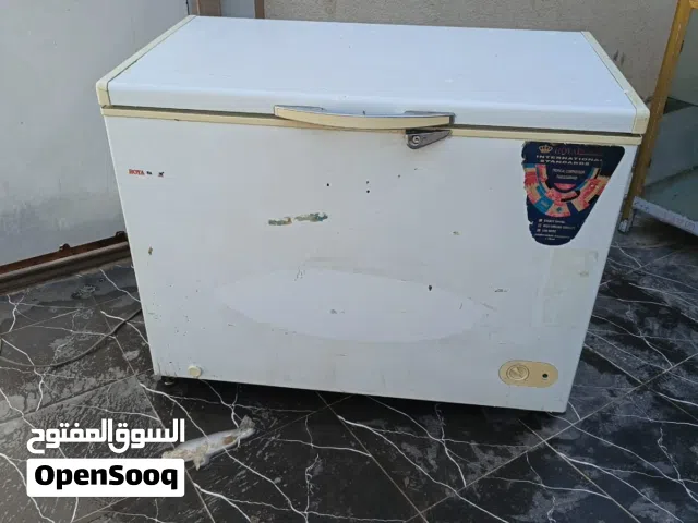 جام خانه المنيوم نظيفه نسبة النظافه 80 بالميه مع جرار مالت محل مع فريز نظيف شغال