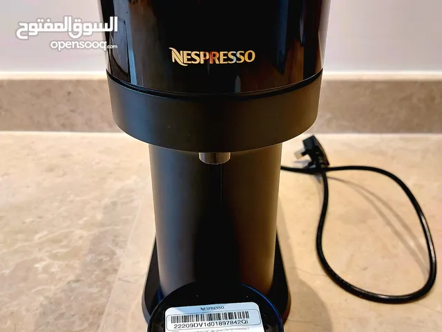 ماكينة تحضير القهوة نسبرسو باللون الأسود غير اللامع من فيرتو نكست سعر خاص!