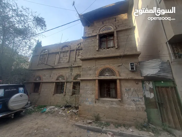 127 m2 4 Bedrooms Townhouse for Sale in Sana'a Sa'wan