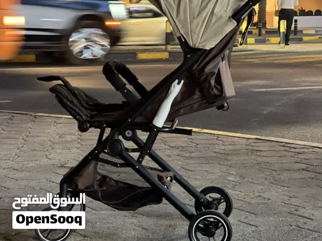 عربة اطفال سرير وكرسي