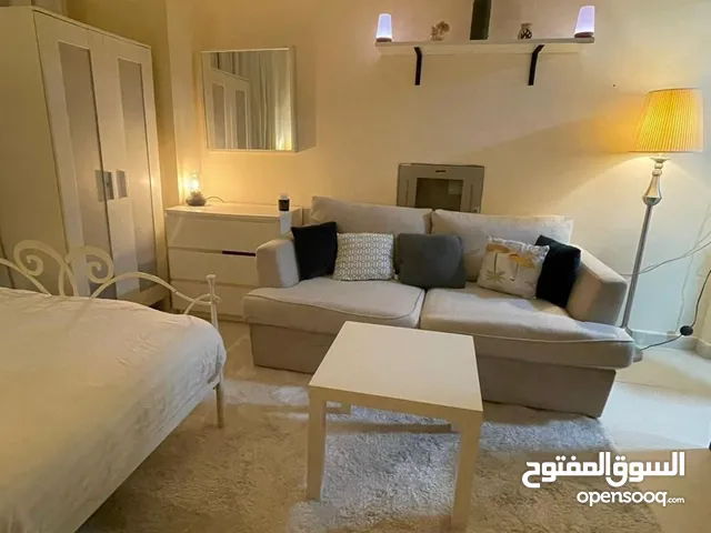 z9 استديو مفروش شهري بالحميديه بجوار كنزي مول موقع مميز ايجار شهري 3000 شامل الفواتير والانترنت