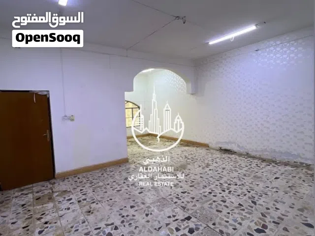 240 m2 2 Bedrooms Townhouse for Rent in Basra Jubaileh