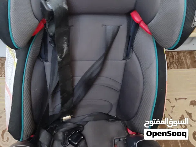 مقعد طفل مستعمل نظيف للبيع
