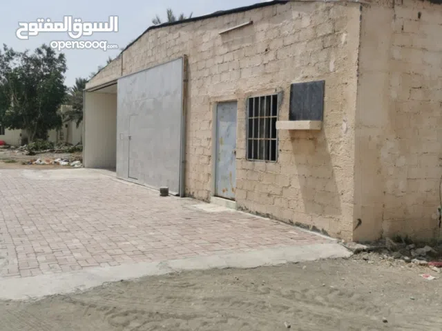مخزن للإيجار صحار جنب بازار