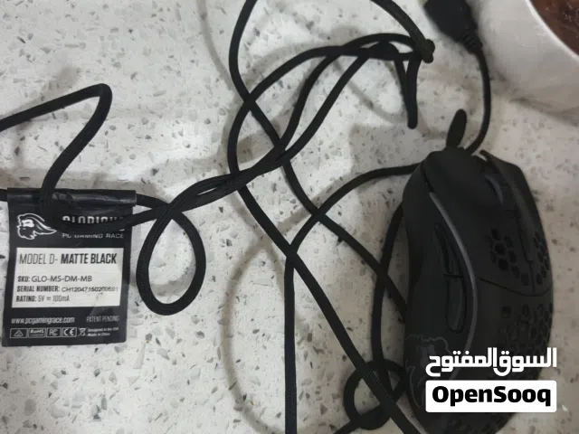 ماوس كلوريس فئه D  مع كيبورد مكاني بغداد البياع القطع نضيفات جدا