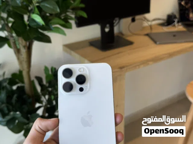 iPhone 15 Pro Max eSIM شريحة الكترونية