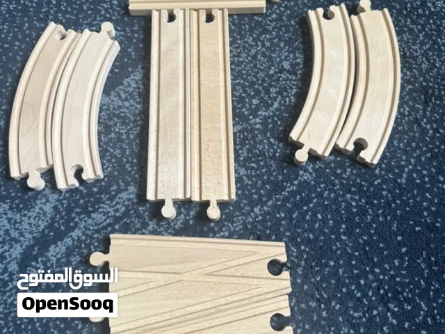 سكك قطار خشبي