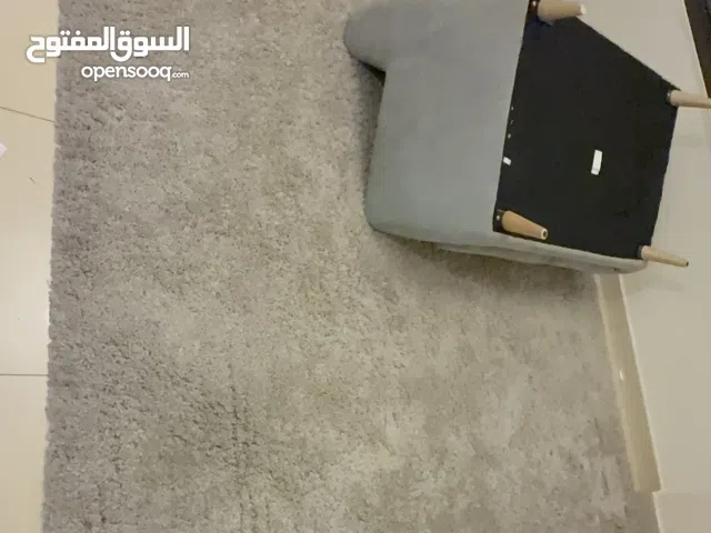 Hello, I am selling a Crate & Barrel Memphis Rug (8x10 ft). It is in very good condition.