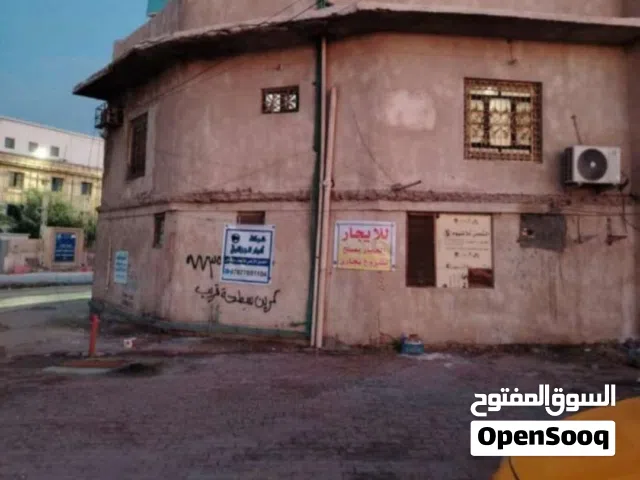طابق ارضي كامل للإيجار مشروع تجاري موقعه ركن قرب الجسر الاحمر مقابيل دائرة الكهرباء