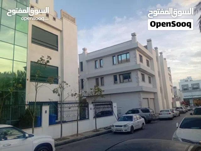 "مبنى كامل للإيجار في موقع تجاري قوي – القبة الفلكية طرابلس" بقرب شركة ليبيانا