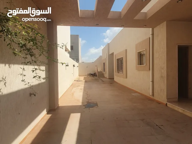 240 m2 3 Bedrooms Townhouse for Rent in Tripoli Al-Serraj