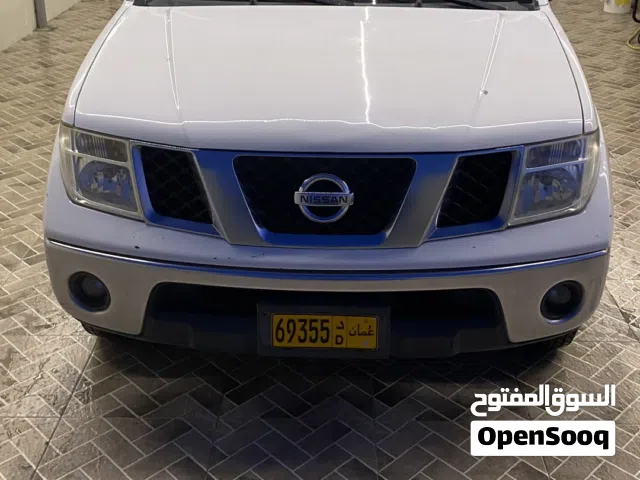 2012 نيسان نافارا SE