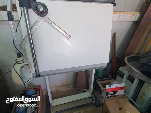 للبيع : طاولة هندسة مسعملة