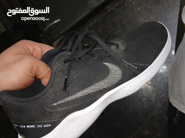 مستعمل خفيف اصليNike shoes Nike flex 44 size