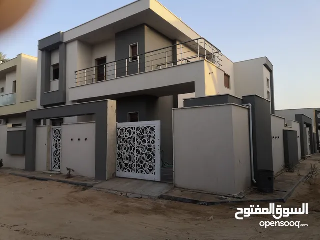 200 m2 More than 6 bedrooms Townhouse for Sale in Tripoli Arada