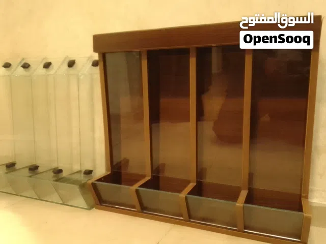 ستاند عدد 2 للبيع بحاله ممتازه