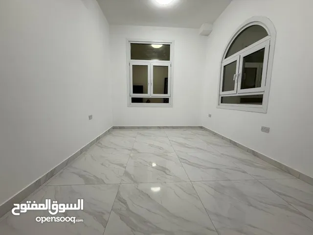 شقه للايجار في بوشر غرفتين وصاله مطبخ حمامات