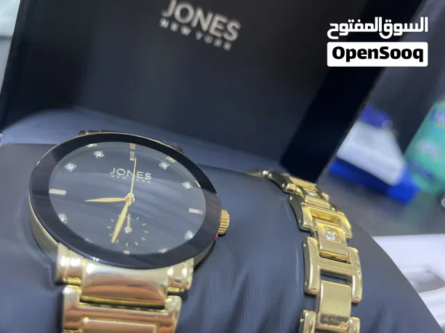 ساعه من ماركه Jones New York جديده للبيع لونها ذهبي و اسود و بيجي معها سواره