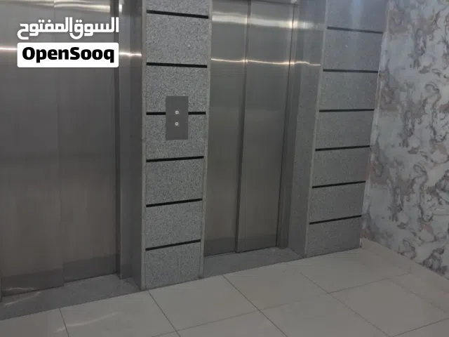 دور تجارى للايجار بالفروانيه ب3 ارقام اليه يصلح لكافة الانشطه التجاريه