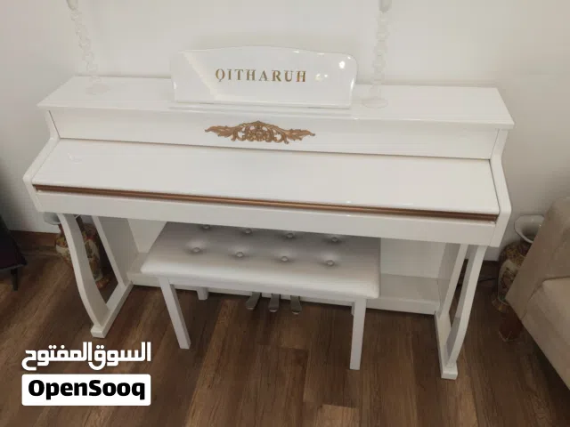 (ابيض) جهاز البيانو ماركه القيثاره