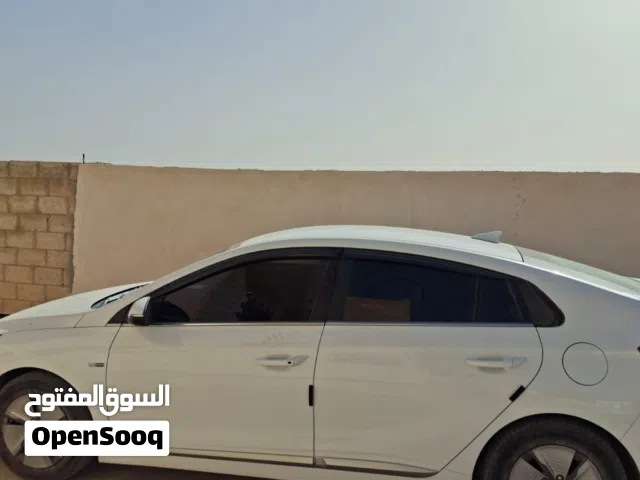 2020, هيونداي, ايونيك, Standard