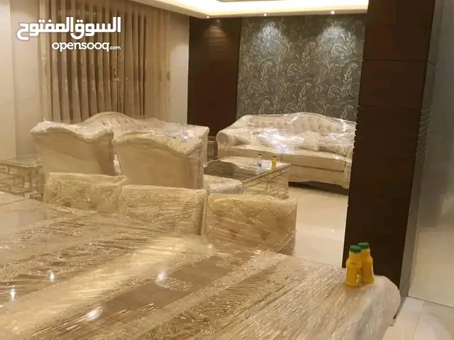 شقة دوبلكس فخمة جدا ومفروشة بالكامل