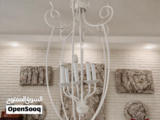 تريات مودرن بحالة ممتازة، اضاءات