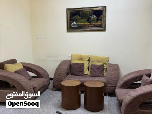 بالنسبه للشقه مؤثثه العنوان الجزائر خلف الجامع الموسوي المساحه 120 عددالغرف 2 مع صاله متصله بالمطبخ