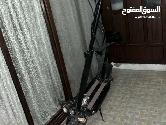 اسكوتر السوكات خراب البريك الي يمشي ملصوق بي تيب