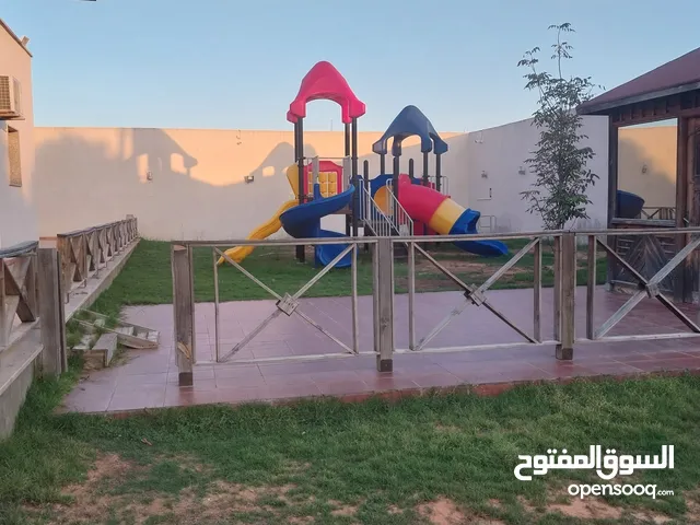 5 Bedrooms Farms for Sale in Tripoli Ain Zara