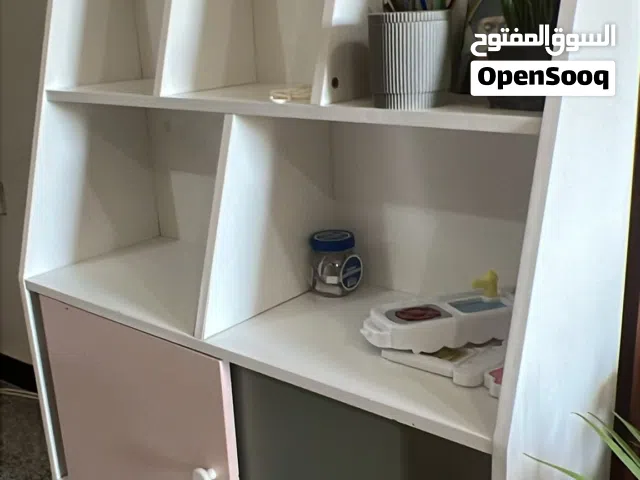 للبيع مكتب جديد مع منظم تخزين للألعاب الاطفال