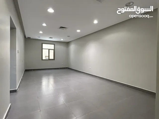 للايجار شقه بالجابريه بقطعه 11 3 غرف