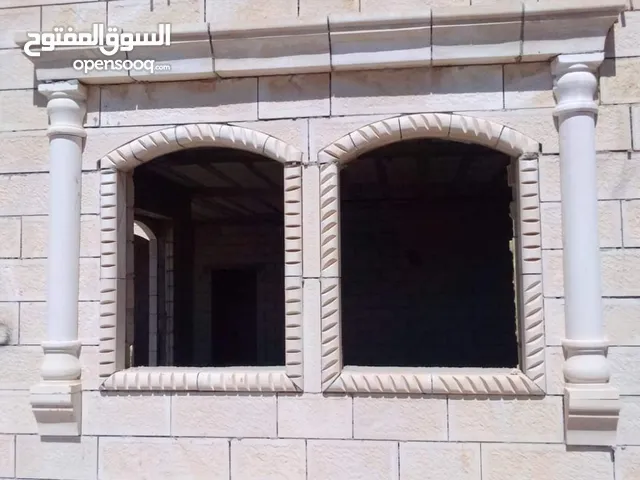 210 m2 5 Bedrooms Townhouse for Sale in Zarqa Um Rummanah