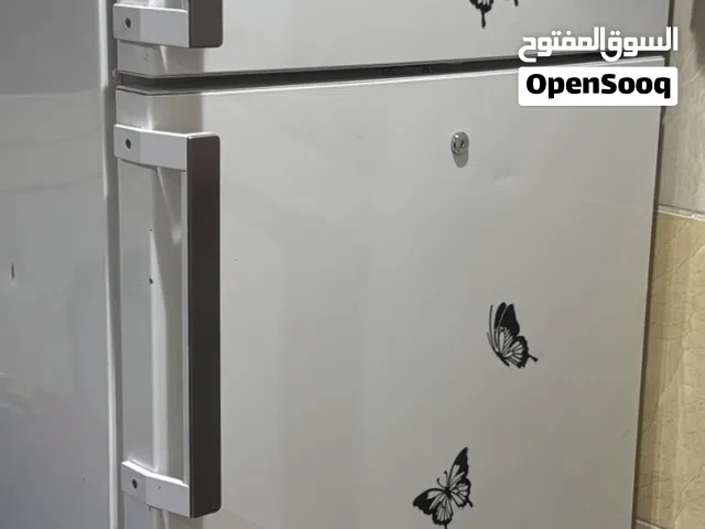 ثلاجة نظيفة بحالة ممتازة