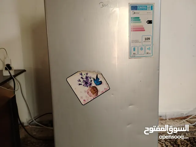 ثلاجه مكتب مستعمله بحاله ممتازه في شفابدزان