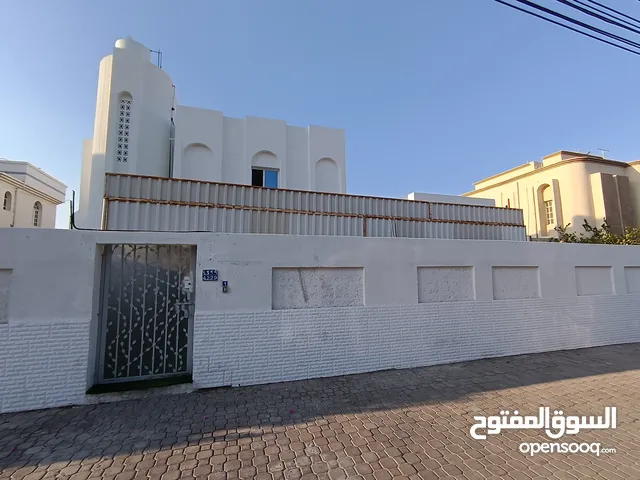 250 m2 4 Bedrooms Apartments for Rent in Muscat Al-Hail