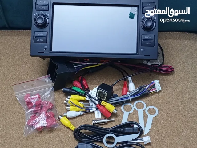شاشة سيارة مع كامرة خلفية