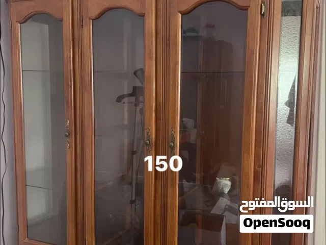 بوفيه سفره خشب زان وداخلها اضاءة بحاله ممتازه