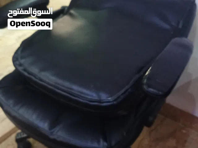 كرسي مكتب مستعمل بحال الوكاله