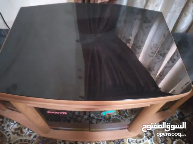 طاولة مكتبيه تصلح لوضع كمبيوتر اوشاشه او ستيريو منظرها جميل تصميمها ممتاز لونها شمباني نوعها سانيو إ