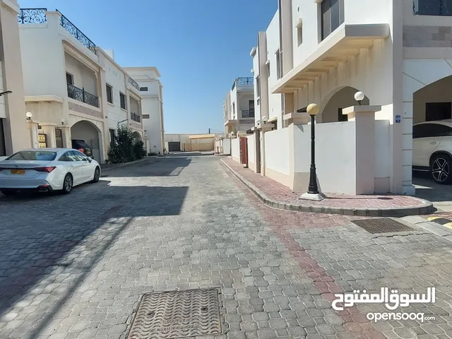 300 m2 4 Bedrooms Townhouse for Rent in Muscat Madinat As Sultan Qaboos