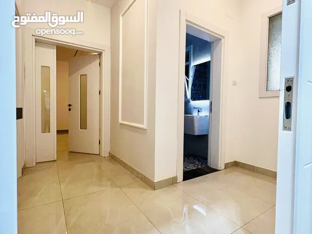 210 m2 4 Bedrooms Villa for Sale in Tripoli Al-Serraj