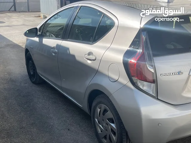 Used Toyota Prius in Amman