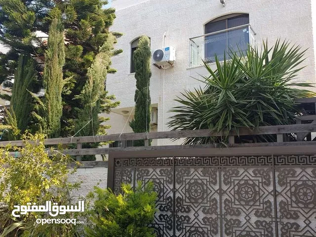 650m2 5 Bedrooms Villa for Sale in Amman Khalda