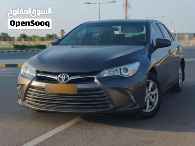 2015 تويوتا كامري LE