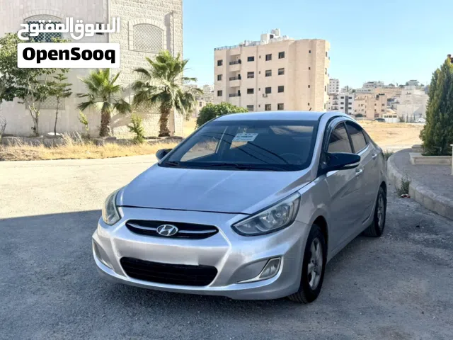 2016 هيونداي اكسنت Standard