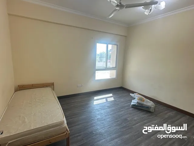 200 m2 4 Bedrooms Apartments for Rent in Central Governorate Tubli
