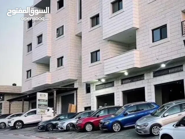 محلات تجاريه على الشارع الرئيسي عدد7   محلات4  اوثلاث محلات  كهرباء 3 فاز  يوجد مستودعات نفس العماره