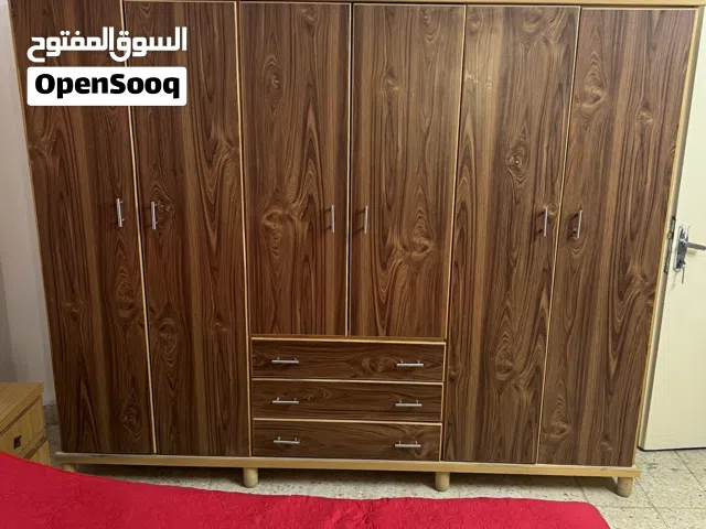 خزانة ملابس