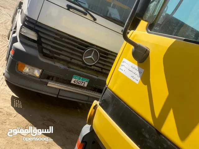 For sale truck with trailer 2003 actros Abu Dhabi-almafraq 135,000 Aed
